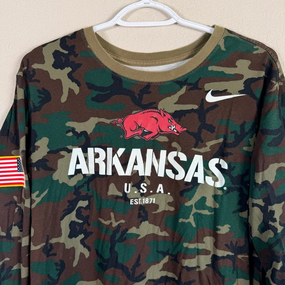 Nike Arkansas Razorbacks Military Veteran Long Sleeve Shirt Mens L Camo Dri-FIT - Picture 2 of 7